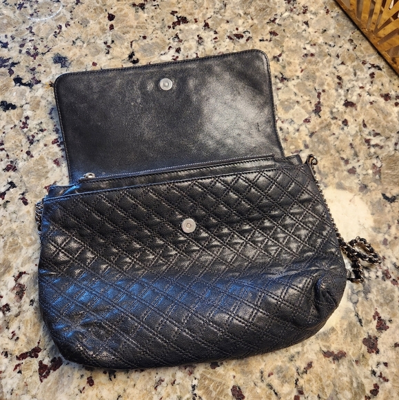 Marc Jacobs black leather with silver tone hardware hanging purse - Picture 7 of 13